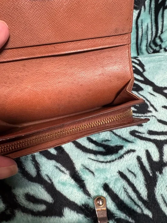 Louis Vuitton Brown Monogram Canvas Compact Wallet with Gold Snap - Picture 8 of 9